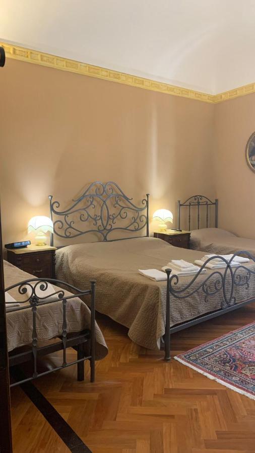 Laura Affittacamere Palermo Buitenkant foto