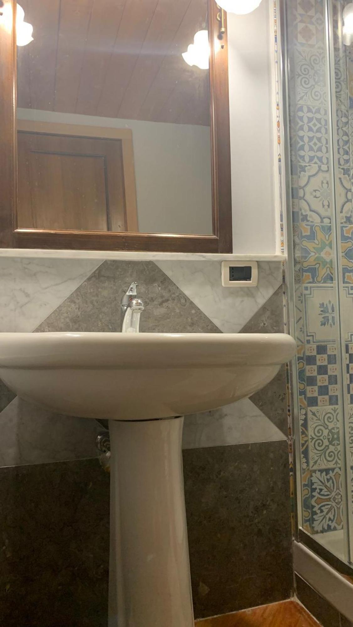 Laura Affittacamere Palermo Buitenkant foto